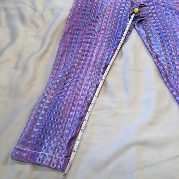 NikiBiki Sport Capri Leggings - Picture 9 of 9